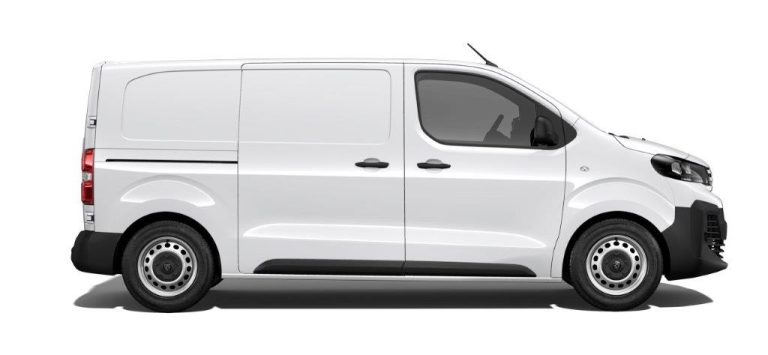 Peugeot Expert leasen - zijaanzicht van de witte bestelbus op witte studio-achtergrond
