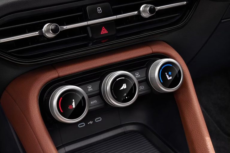 Skoda Kodiaq zakelijk leasen - close-up van de klimaatbediening met ronde knoppen