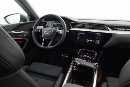 Audi Q8 e-tron (27)