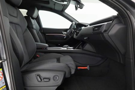 Audi Q8 e-tron (39)