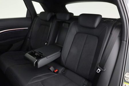 Audi Q8 e-tron (43)