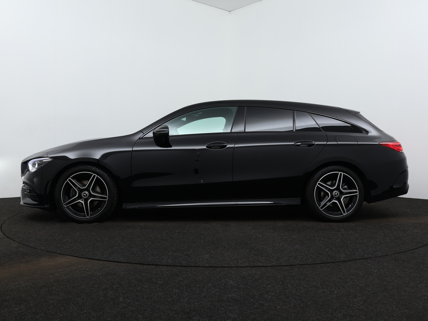 Mercedes-Benz CLA 180 Shooting Brake Business Solution AMG Automaat 5d.