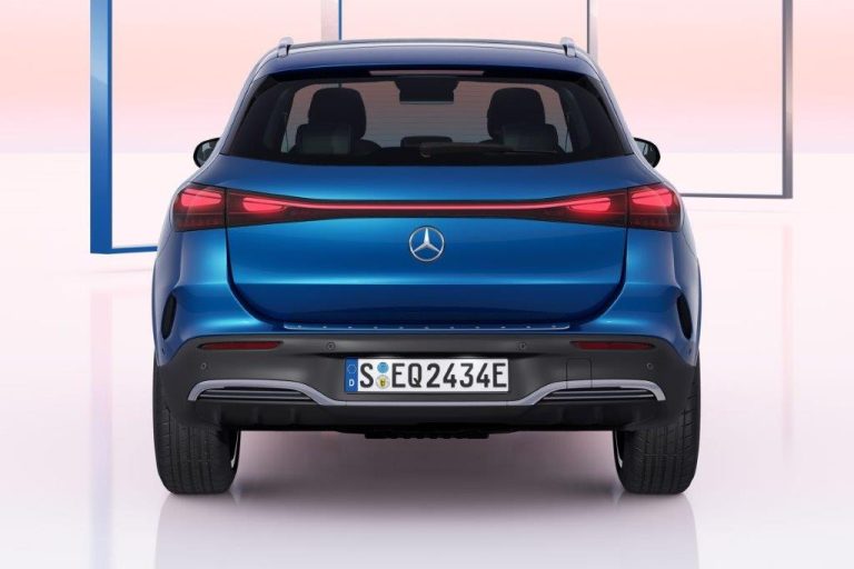 Mercedes-Benz EQA zakelijke lease - recht achteraanzicht