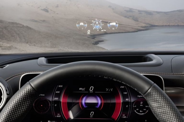 Mercedes-Benz GLC Coupé leasen - head-up display door de voorruit