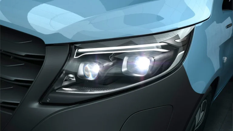 Mercedes-Benz eVito zakelijk leasen - detail van de LED-koplamp