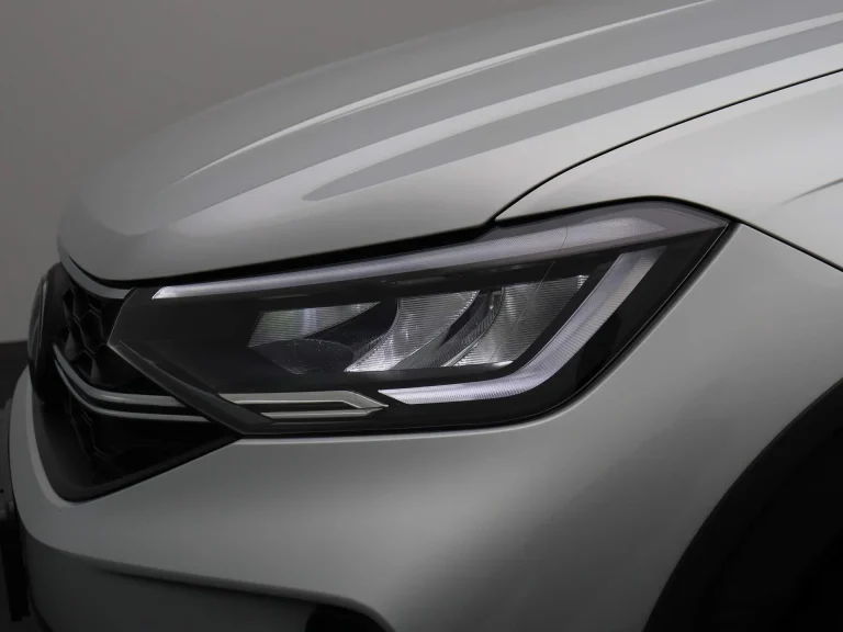 Volkswagen Taigo leasen - close-up van de koplamp