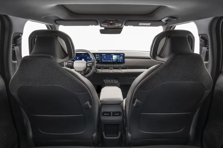 KIA EV3 Long Range Lease (3)