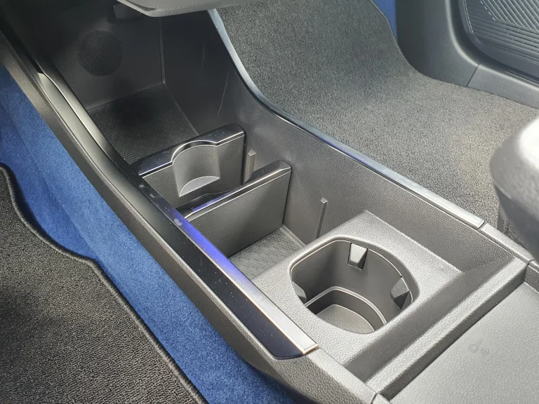Renault Scenic leasen - middenconsole met bekerhouders en blauwe bekleding