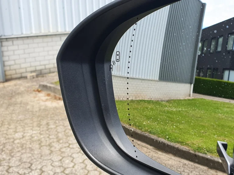 Renault Scenic zakelijk leasen - buitenspiegel met dodehoekwaarschuwing
