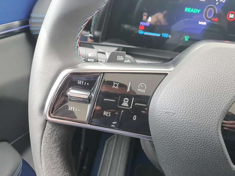 Renault Scenic lease - stuurwielbediening voor cruisecontrol en snelheidsbegrenzer