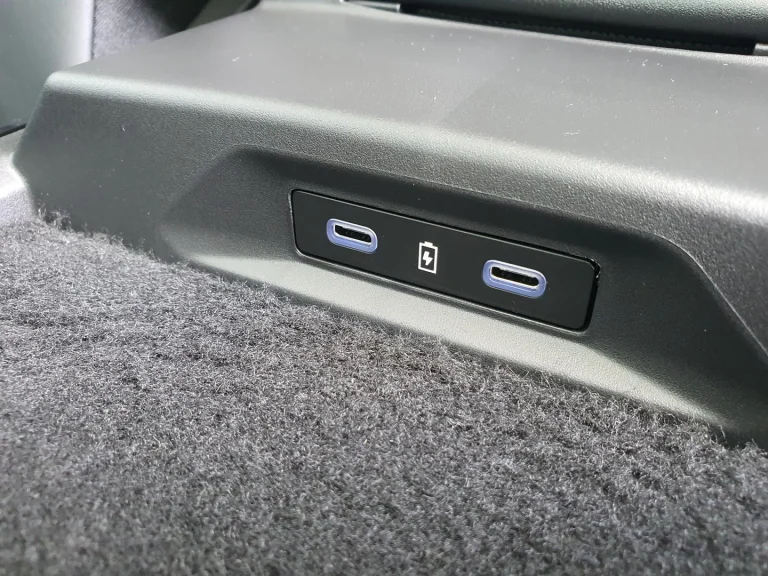 Renault Scenic lease - USB-C-aansluitingen voor de achterpassagiers