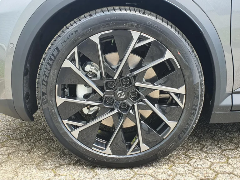 Renault Scenic zakelijk leasen - close-up van de lichtmetalen velg