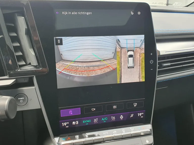 Renault Scenic zakelijke lease - 360-gradencamera op het centrale scherm