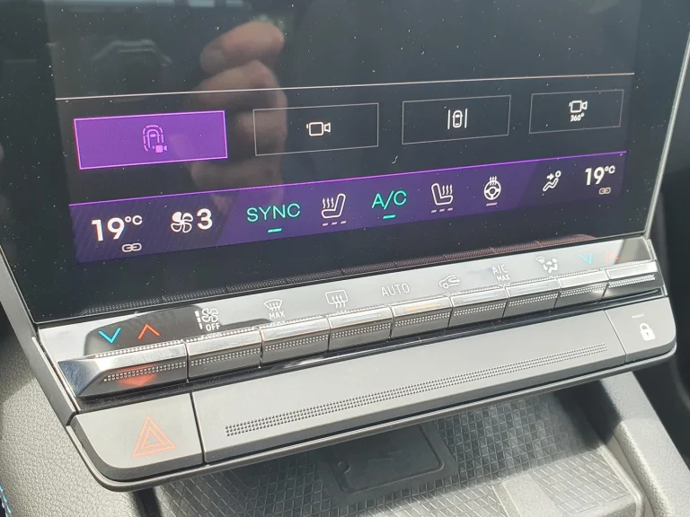 Renault Scenic E-Tech lease - klimaatbediening onder het touchscreen
