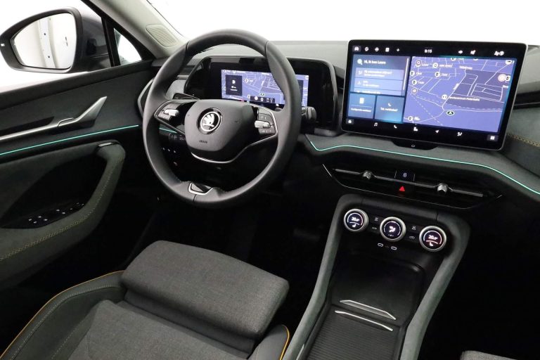 Skoda Kodiaq zakelijke lease - dashboard met digital cockpit en infotainmentscherm