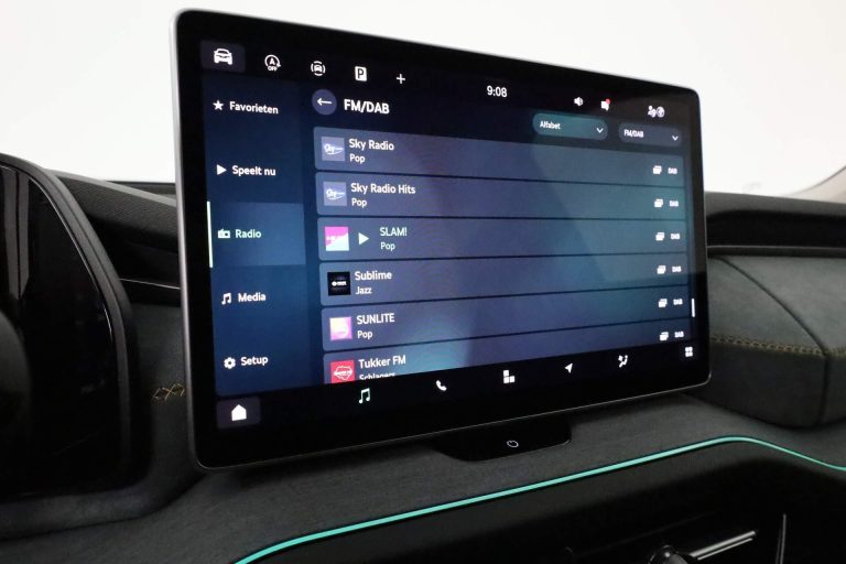 Skoda Kodiaq leasen - infotainmentscherm met FM/DAB-radiozenders