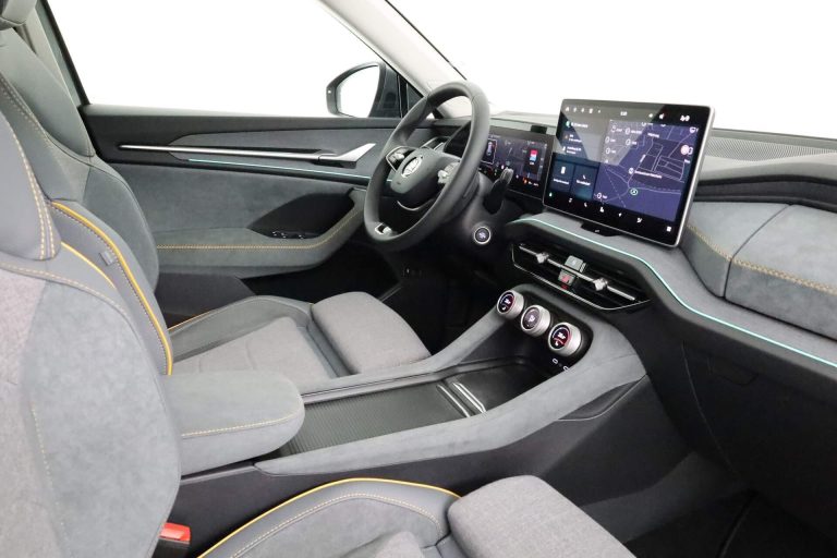 Skoda Kodiaq 1.5 TSI mHEV DSG-7 Business Edition zakelijk leasen - dashboard en middenconsole