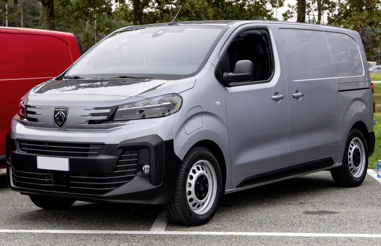 Stellantis-VU-Peugeot-e-Expert-202