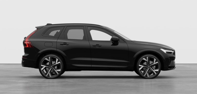 Volvo XC60 lease - zijaanzicht van de zwarte Black Edition
