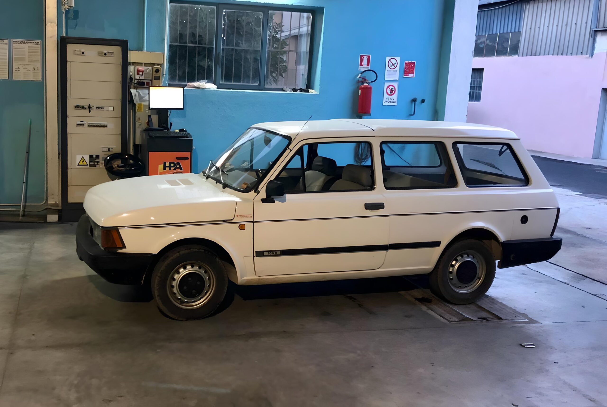 De stationwagon met drie deuren. Een onpraktisch fenomeen uit vervlogen tijden.