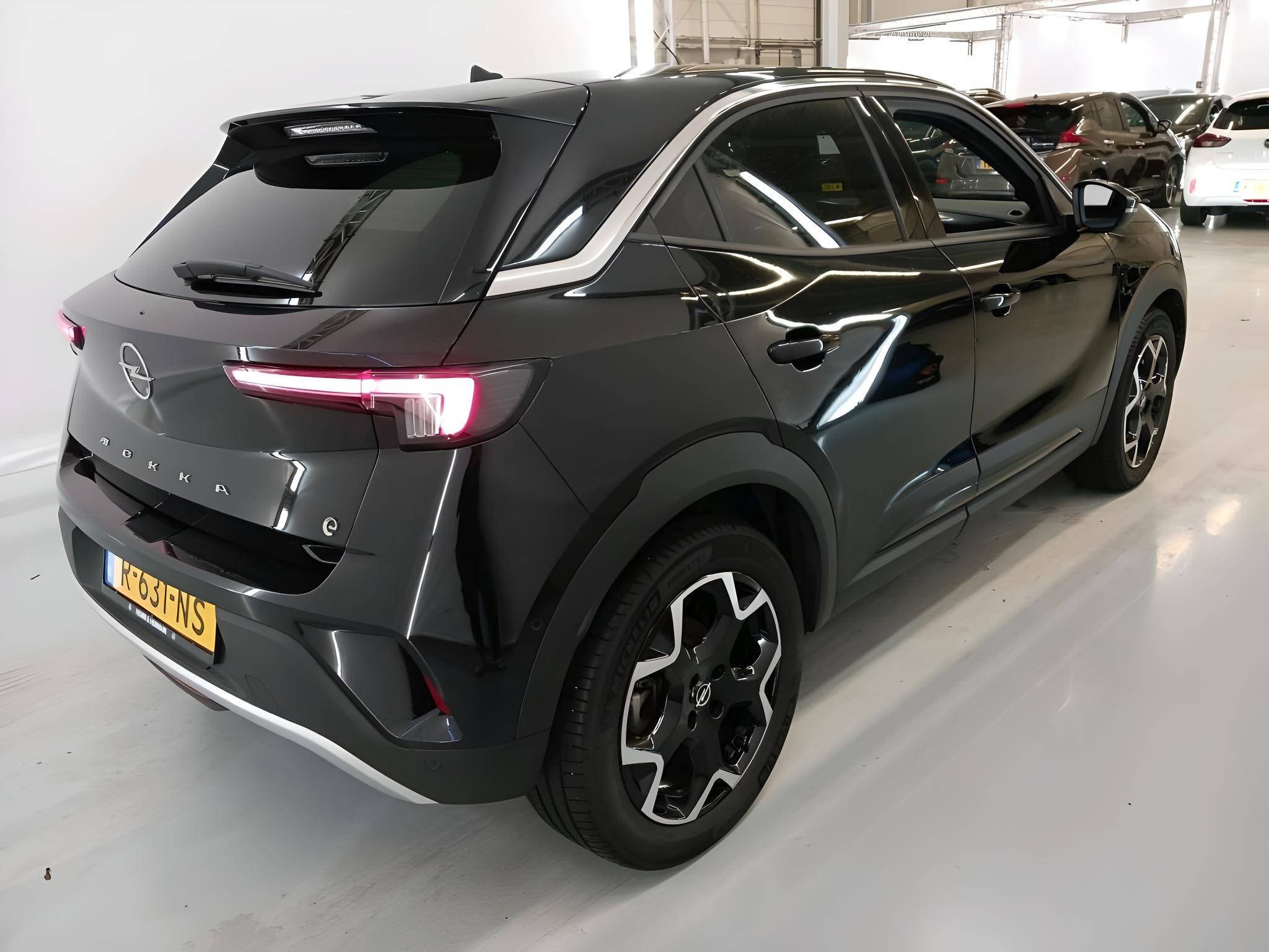 Opel Mokka-e Occasion Lease (2)-fotor-20250217173635