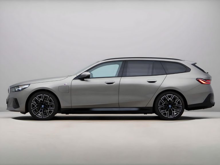 BMW 5-Serie Touring leasen - zijaanzicht