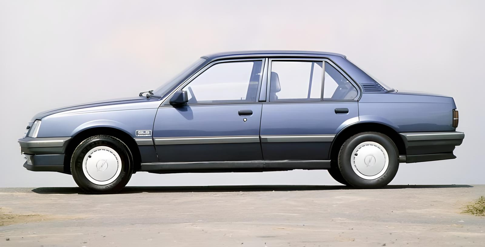 Vijf Vergeten Vierkante Sedans uit de Jaren '80