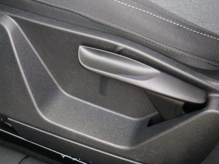 Audi Q2 occasion lease - close-up van de binnendeurgreep