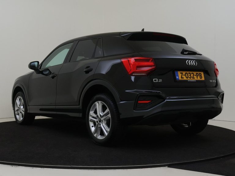 Audi Q2 zakelijke lease - schuin achteraanzicht