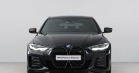 Lease BMW i4 (voorzijde)