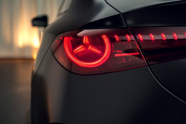 Mercedes-Benz CLA full operational lease - stervormig achterlicht in detail