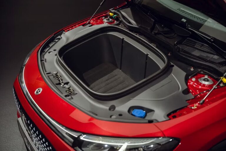 Mercedes-Benz CLA zakelijke lease - frunk onder de motorkap