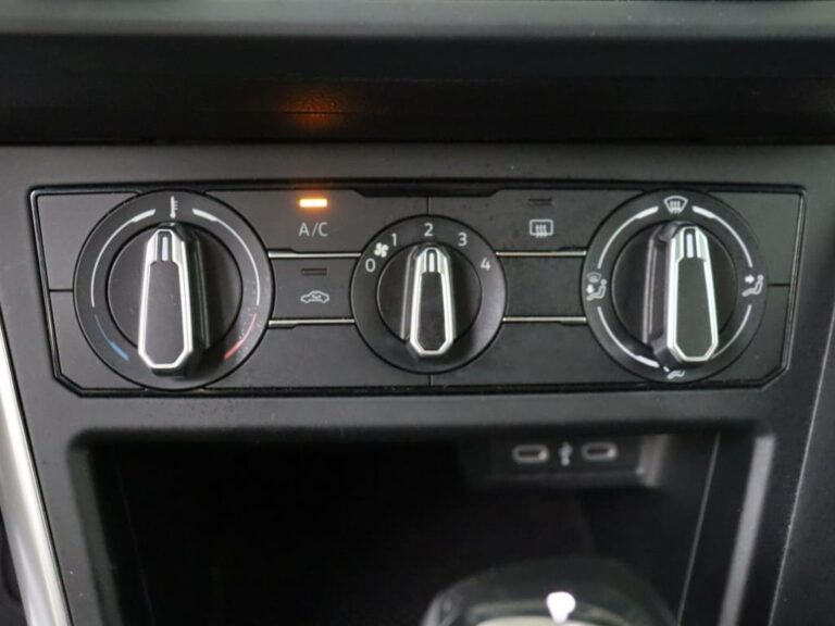 Volkswagen Polo zakelijke lease - close-up van de klimaatbediening