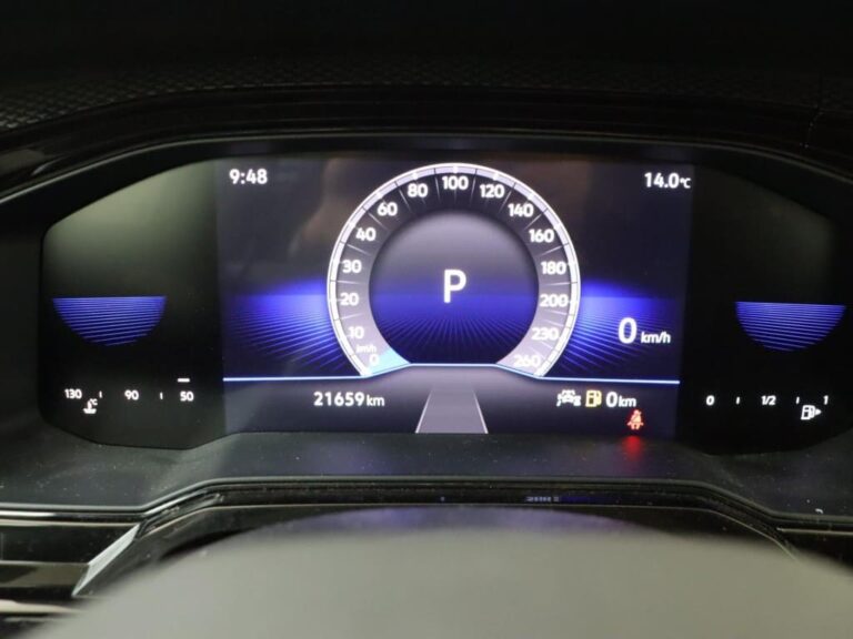 Volkswagen Polo 1.0 TSI DSG Life occasion lease - digital cockpit met kilometerstand