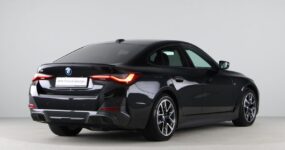 Zakelijk Lease BMW i4 rechtsachter