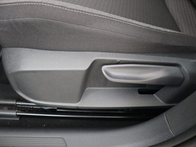 Volkswagen Polo leasen - close-up van de binnendeurgreep