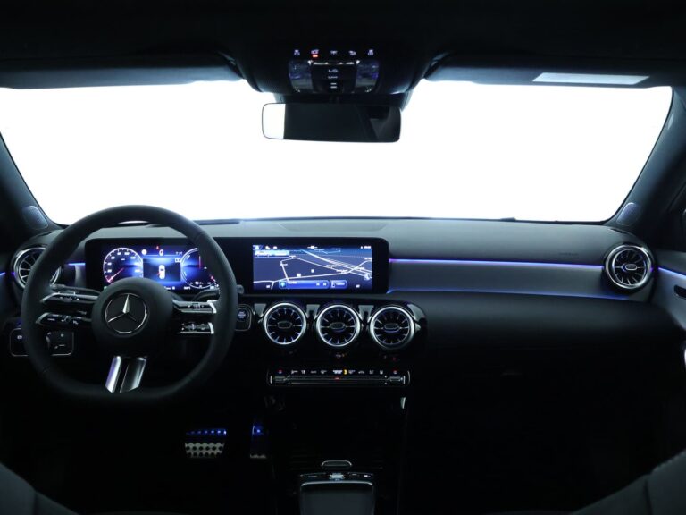 Mercedes-Benz A-Klasse A250e leasen - cockpit met digitaal dashboard