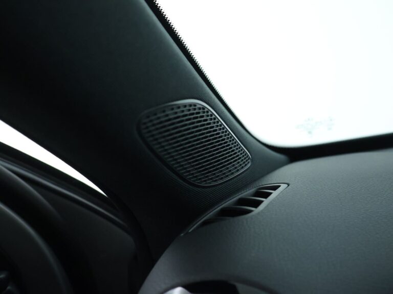 Mercedes-Benz A-Klasse leasen - tweeter en luchtrooster in detail