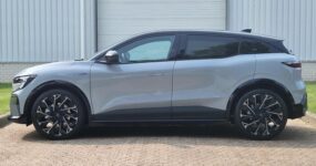 Leasing Renault Megane (3)-fotor-20250608111822 (1)