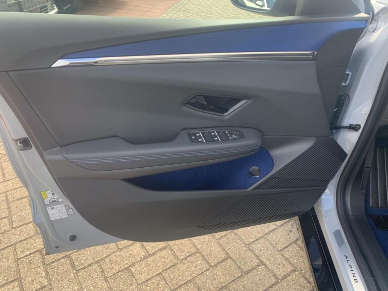 Renault Megane leasen uit voorraad (2)