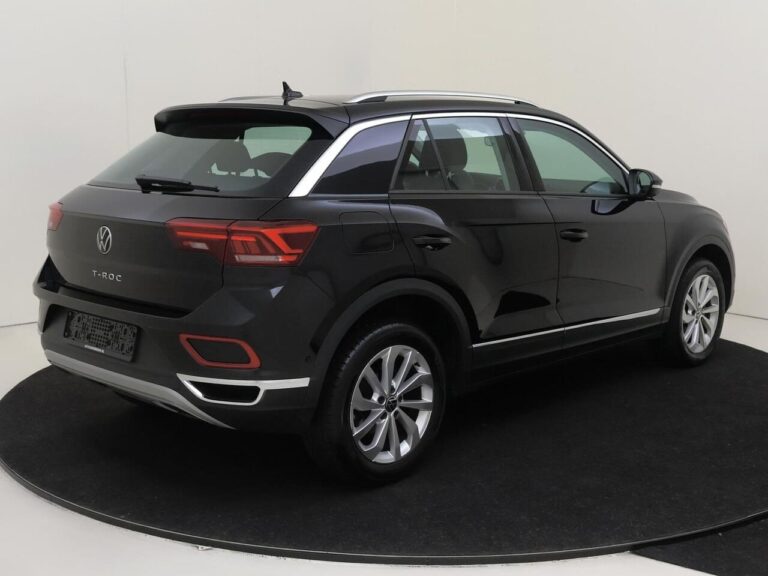 Volkswagen T-Roc 1.5 TSI 150 pk DSG Style lease - schuin achteraanzicht