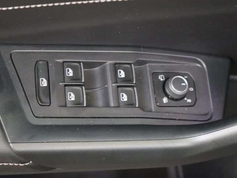 Volkswagen T-Roc 1.5 TSI 150 pk DSG Style voorraadlease - bediening van ramen en spiegels