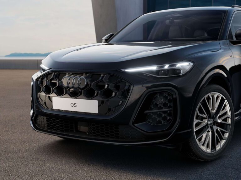 Audi q5 e-hybrid zakelijk leasen - close-up schuin vooraanzicht met gesloten grille