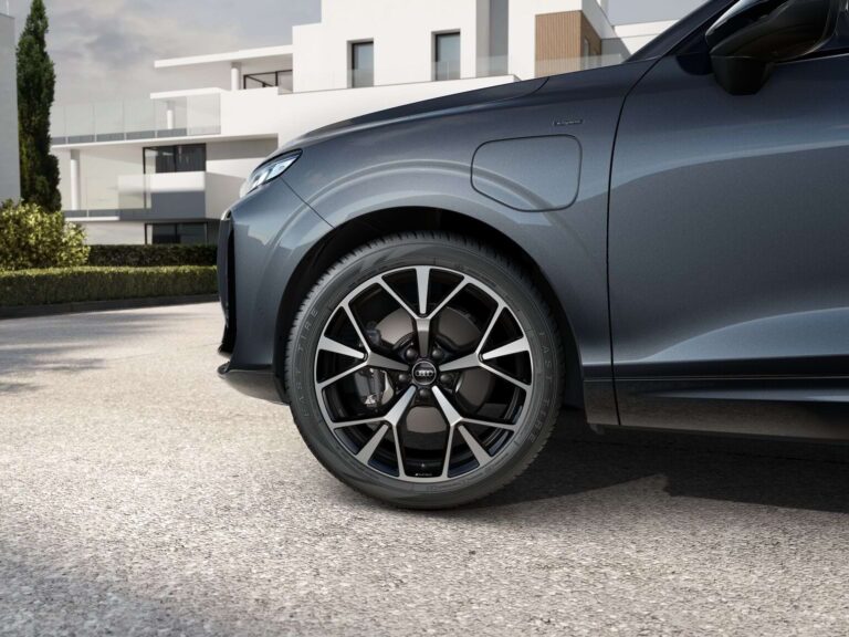 Audi Q3 zakelijk leasen - close-up van het voorwiel en de lichtmetalen velg