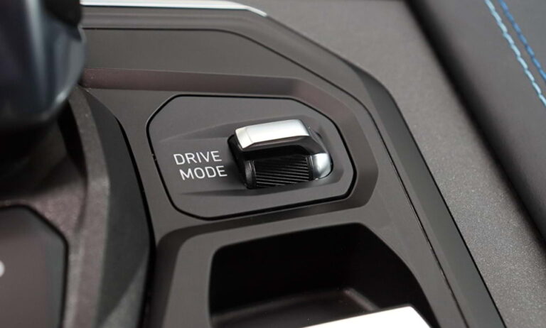 Occasion Lease Lynk and Co 01 - close-up van de draaiknop voor de rijmodus