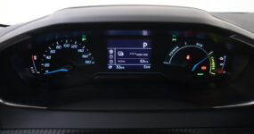Peugeot e-208 occasion lease (4)