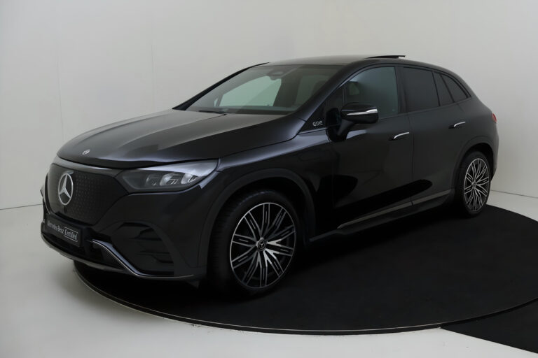 Mercedes-Benz EQE SUV 300 Business Edition AMG Line occasion lease - schuin vooraanzicht met Mercedes-Benz Certified label