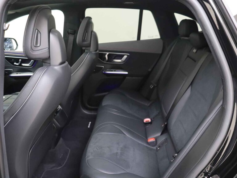 Mercedes-Benz EQE SUV 300 Business Edition AMG Line occasion lease - achterbank met ruime beenruimte