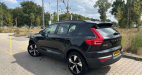 Zakelijk Leasen Volvo XC40 - Exterieur - Rechtsachter