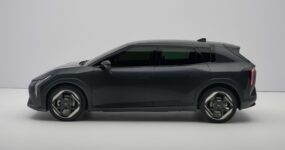 KIA EV4 Leasen - Linkerzijde - Studio (1)